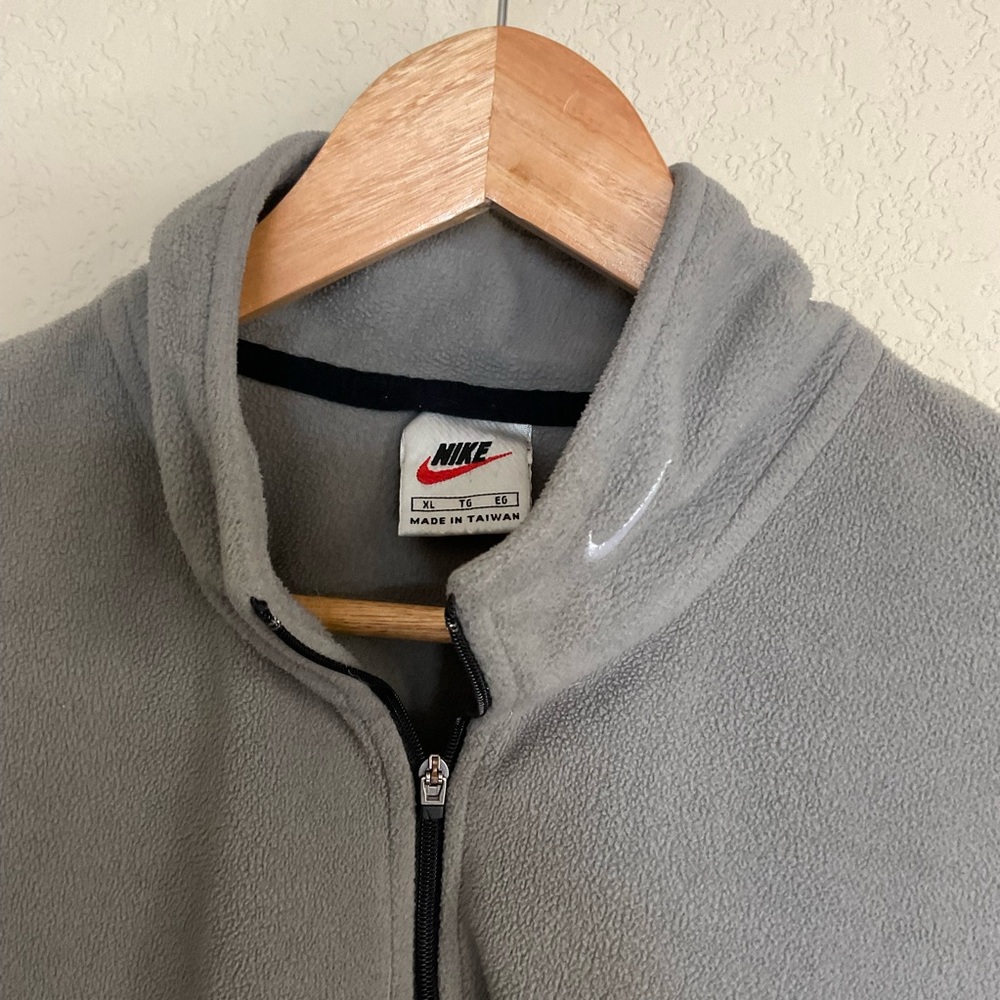 Vintage white tag red swoop Nike Gray and Black Quarter-Zip Pullover men’s XL